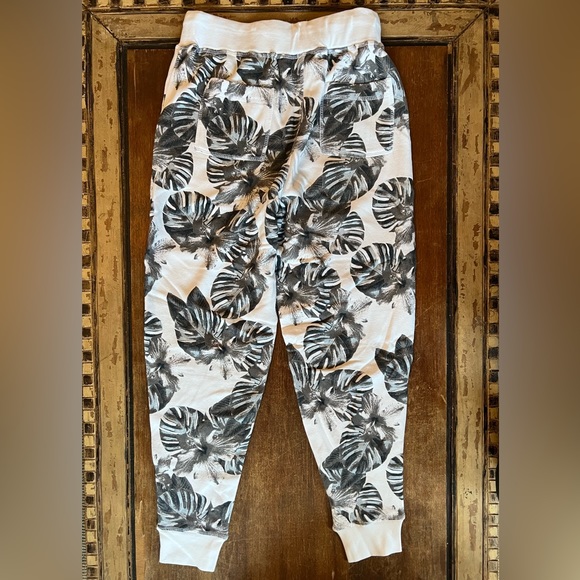 NWOT TA Tracy Anderson G.I.L.I. Cropped French Terry Joggers - Picture 5 of 9